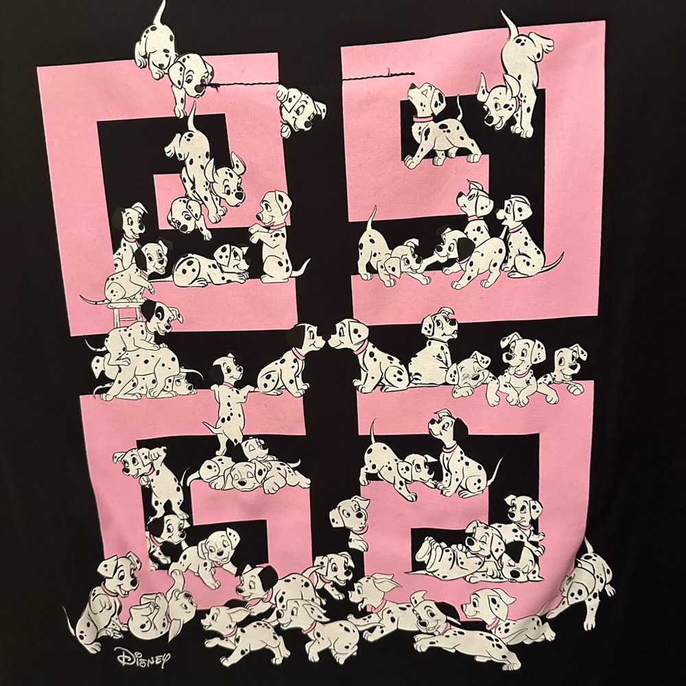 Givenchy X Disney Dalmatian collaboration ๐ - Picture 7 of 11